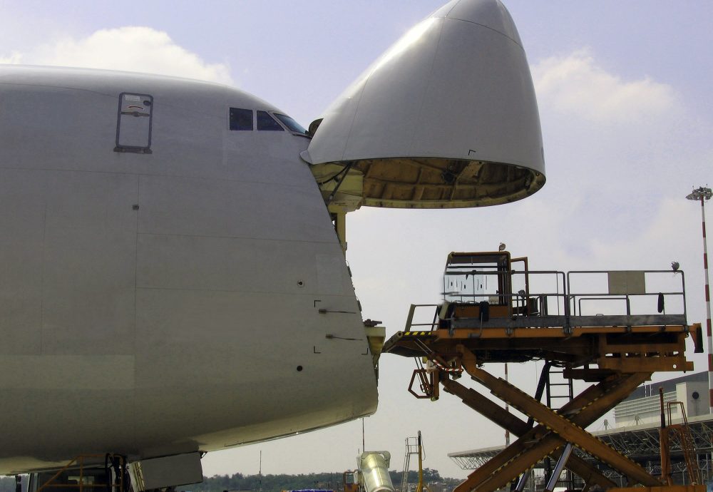 AW1CBY ground operations loading unloading cargo flight operazioni scarico carico volo
